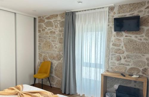 Santa Maria da Feira House | Paços de Douro - Chambre 7 et 8 Tranquillité & Élégance