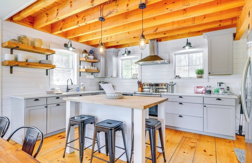 Wallingford House | Paddle, Swim & Hike: Family Lake House in Vermont