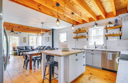 Wallingford House | Paddle, Swim & Hike: Family Lake House in Vermont