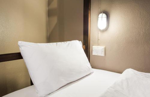 Downtown Krabi Hostel | Pak-Up Hostel