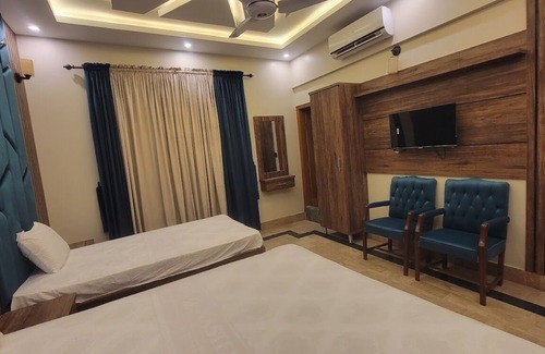 Gulshan-e-Iqbal Hotel | Palace Inn Guest House