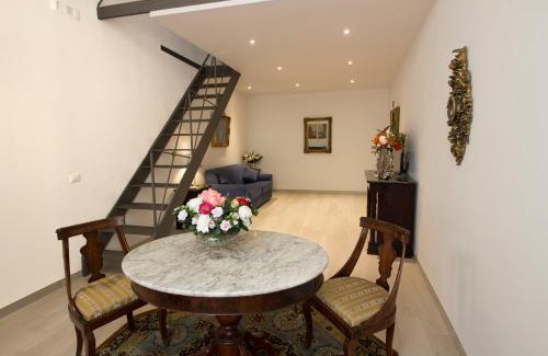 Naples City Centre Apartment | Palazzo d'Auria ApartHotel