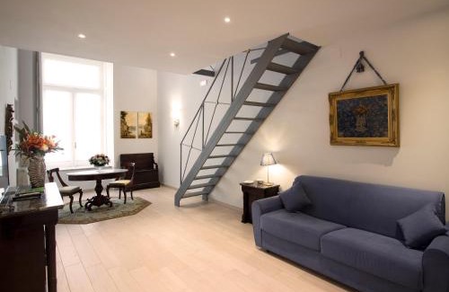 Naples City Centre Apartment | Palazzo d'Auria ApartHotel