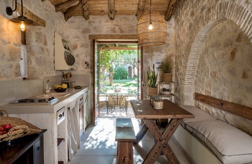 Neromilos House | Paliokaliva Village
