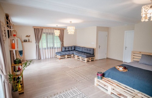 Sile Hotel | Pallet Glamp NG & But K Otel