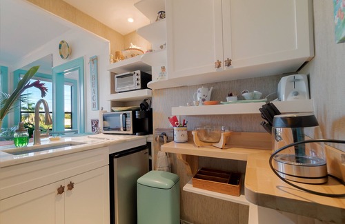 Palm Beach - West Palm Beach Condo | 🏝Palm Beach Island Condo-Hotel King One Bedroom Close to Beach🏖