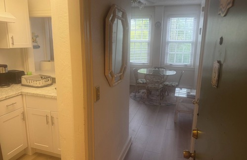 Palm Beach - West Palm Beach Apartment | PALM BEACH ISLAND Town- 2BEDS 2 BATHS POOL,BEACH,FRONT DESK24/7 PALM BEACH HOTEL