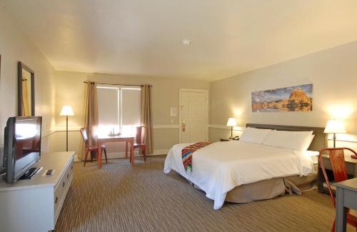 Borrego Springs Resort | Palm Canyon Hotel and RV Resort