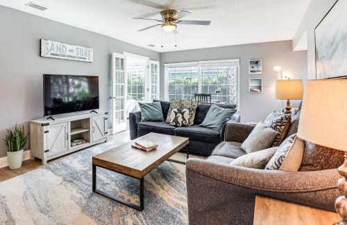 Palm Harbor House | Palm Coast Escape with Outdoor Oasis 6 Mi to Shore!