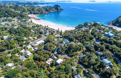 Palm Beach House | Palm Cottage - Stay Waiheke