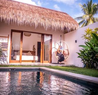 Selong Belanak Villa | Palm Merah Villas - Private pool