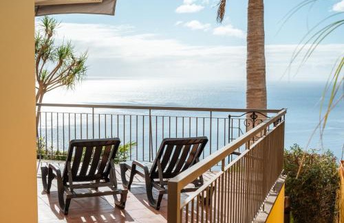 Camara de Lobos Villa | Palm Tree House by Amazing Madeira