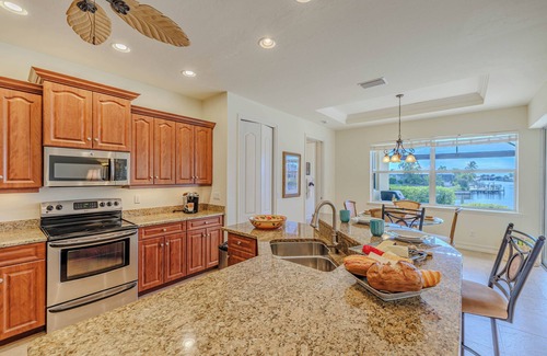 Pelican Villa | Palm Villa - Southern Exposure - 4bed/3bath - Quiet area