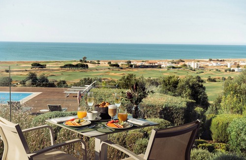 Meia Praia Resort | Palmares Signature Apartments - Adults Friendly