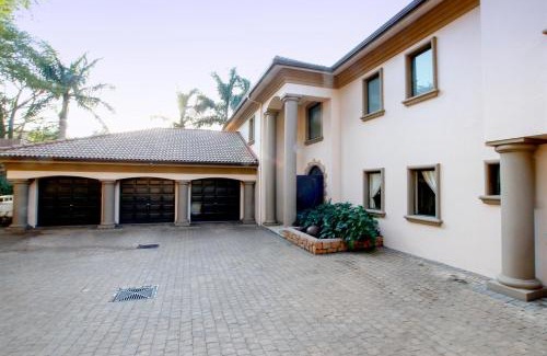 La Lucia House | Palms On Byrne