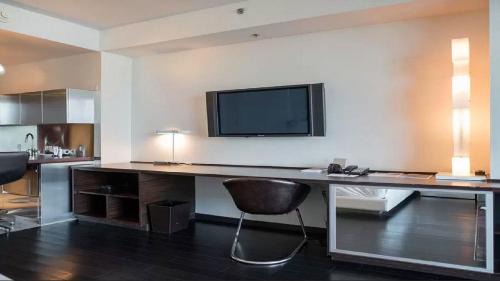Las Vegas Apartment | Palms Place Beautiful 51st Floor with Mountain Views