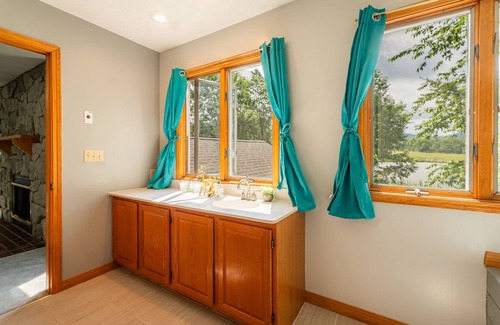 Davis House | Panorama Point - Gorgeous views, hot tub, theater