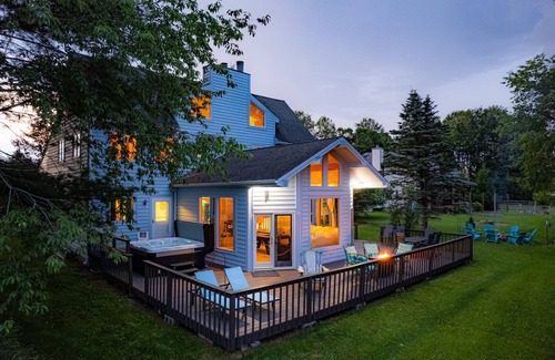 Davis House | Panorama Point - Gorgeous views, hot tub, theater