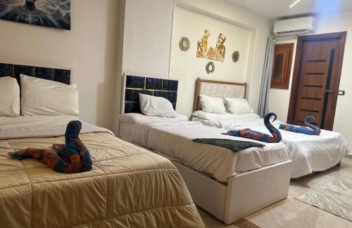 Shurtah al-Dakhlah Hotel | panorama pyramids and jacuzzi