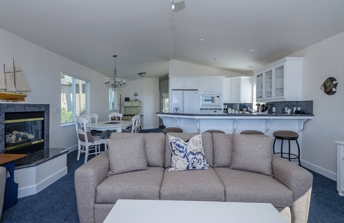 Cayucos House | Panoramic Ocean Views from this Beautiful and Immaculate Cayucos Home