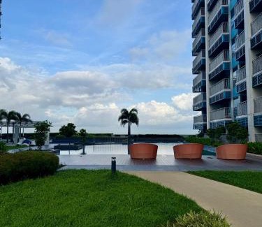 Tambo Apartment | Panoramic Seaview 2BR near Airport Facing the Bay 6G