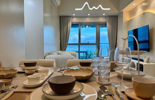 Tambo Apartment | Panoramic Seaview 2BR near Airport Facing the Bay 6G