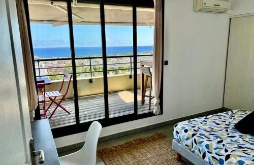 Sainte-Clotilde Apartment | Panoramik