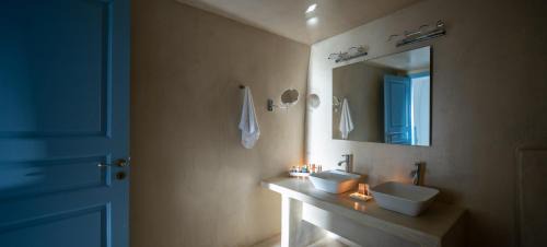 Fira Apartment | Pantelia Suites