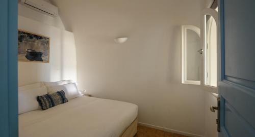Fira Apartment | Pantelia Suites