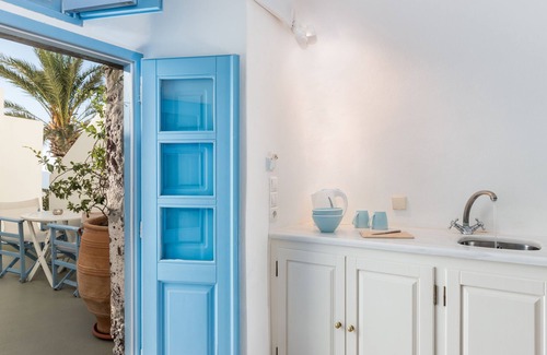 Fira Hotel | Pantelia Suites