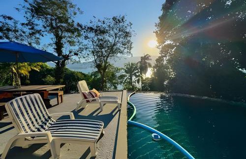 Ilha Comprida House | Paraíso em Angra: piscina + praia privativa