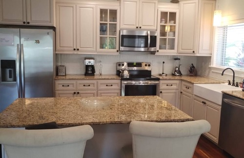 Palmetto Bay House | Paradise Found 3 bed 3 bath home with a pool @ Palmetto Bay
