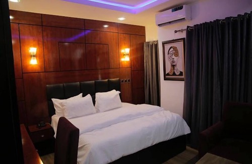 Lagos Hotel | Paradise Hotel and Suites