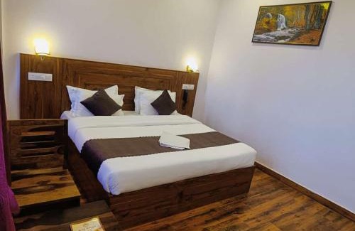 Kumarhatti Hotel | Paradise Inn by Kasauli cafe I Restaurant I Party Events I Bonfire I DJ I Manki point View