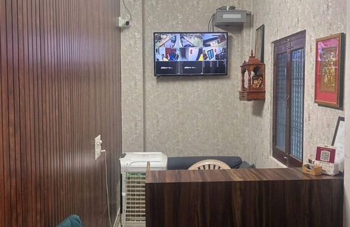 Varanasi House | Paradise Nest-Perfect for solo travelers & couples in Varanasi. Near Assi Ghat