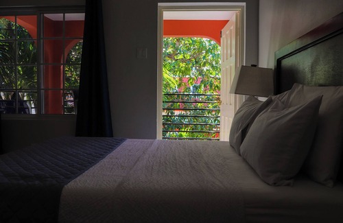 West End Hotel | Paradise On The Rocks Hotel