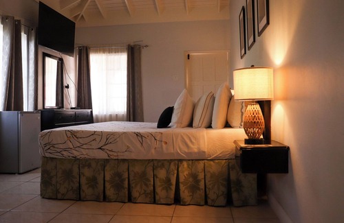 West End Hotel | Paradise On The Rocks Hotel