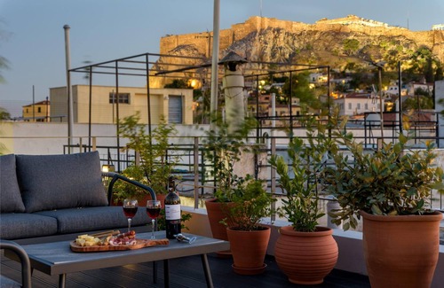 Plaka Apartment | Paradise Suite With Jacuzzi Acropolis View