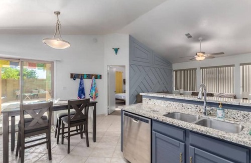 Paradise Valley Village House | Paradise Village rental house