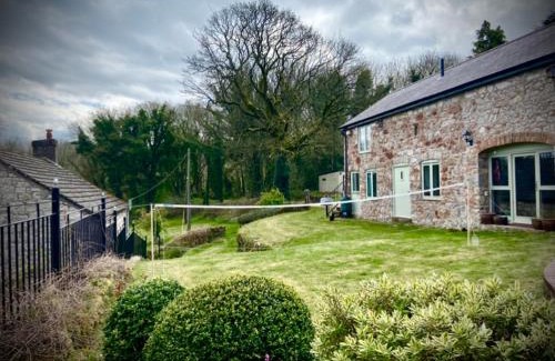Mold House | Parc Farm Cottage, Flintshire, North Wales