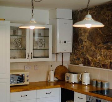 Mold House | Parc Farm Cottage, Flintshire, North Wales