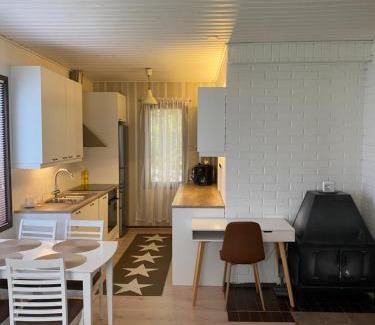Hameenlinna Apartment | Paritalo lähellä palveluja