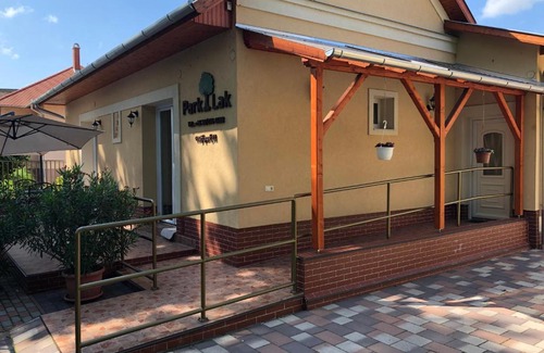 Mako House | Park-Lak Vendégház