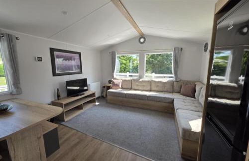 Skegness Apartment | Parkdean Southview Vintage 33 8 Berth 3 Bed Caravan Glassed Front Veranda On Site Pool