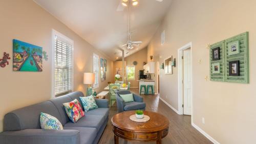 Truman Annex House | Parrot Perch by AvantStay Old Town Key West w Shared Pool Week Long Stays Only