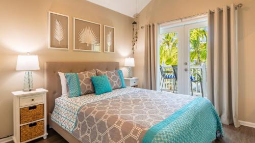 Truman Annex House | Parrot Perch by AvantStay Old Town Key West w Shared Pool Week Long Stays Only