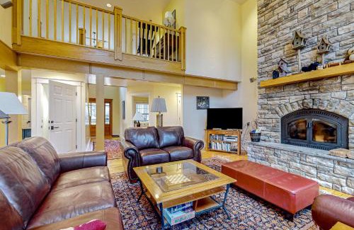 Black Butte Ranch House | Pasque Flower Family Home
