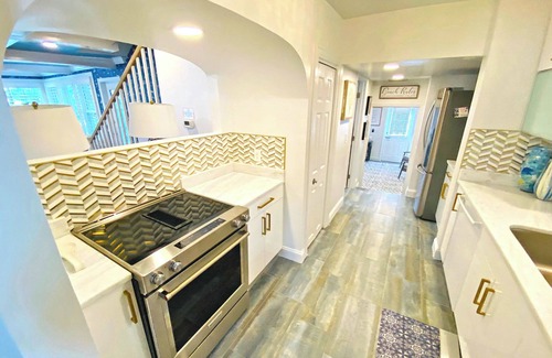 Pass-a-Grille House | Pass-A-Grille Luxury Pool Sleeps 10
