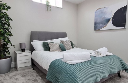 Sutton Coldfield Apartment | Pass the Keys | Bespoke Luxury Apartment in Sutton Coldfield