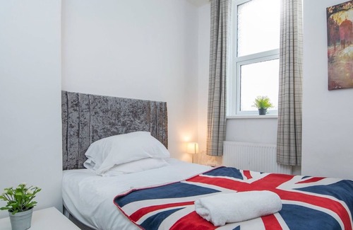 Canton Apartment | Pass the Keys | Light & Spacious 2 Bedroom Apt in trendy Canton!